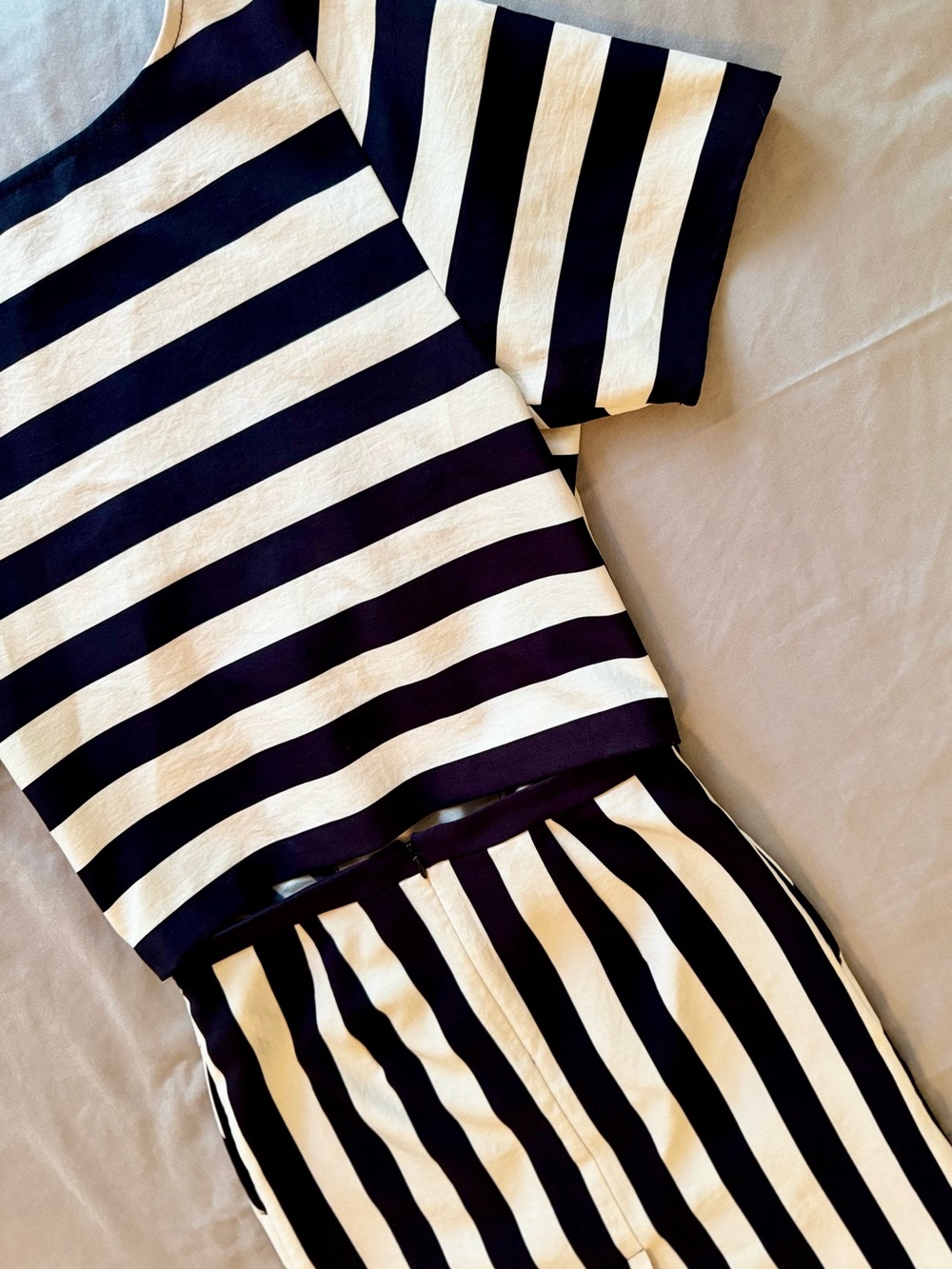 MARC JACOBS Scooter Navy Blue & White Striped Stretch Mini Dress w Split Back - Picture 10 of 16